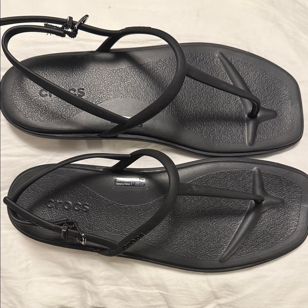 CROCS Women's Black Strappy Sandals